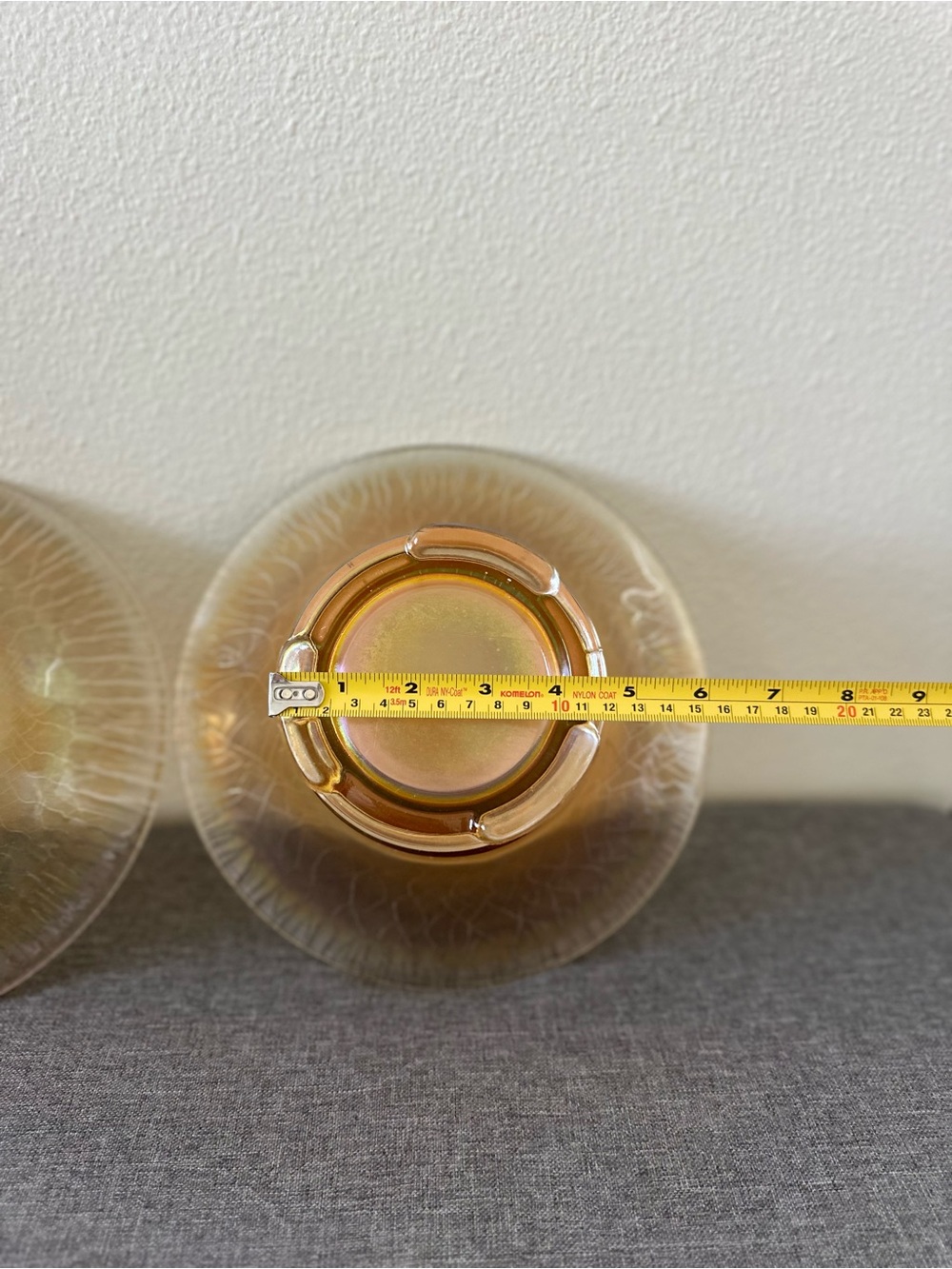 vintage marigold iridescent stretch glass bowls - set of 2 - Picture 6 of 8